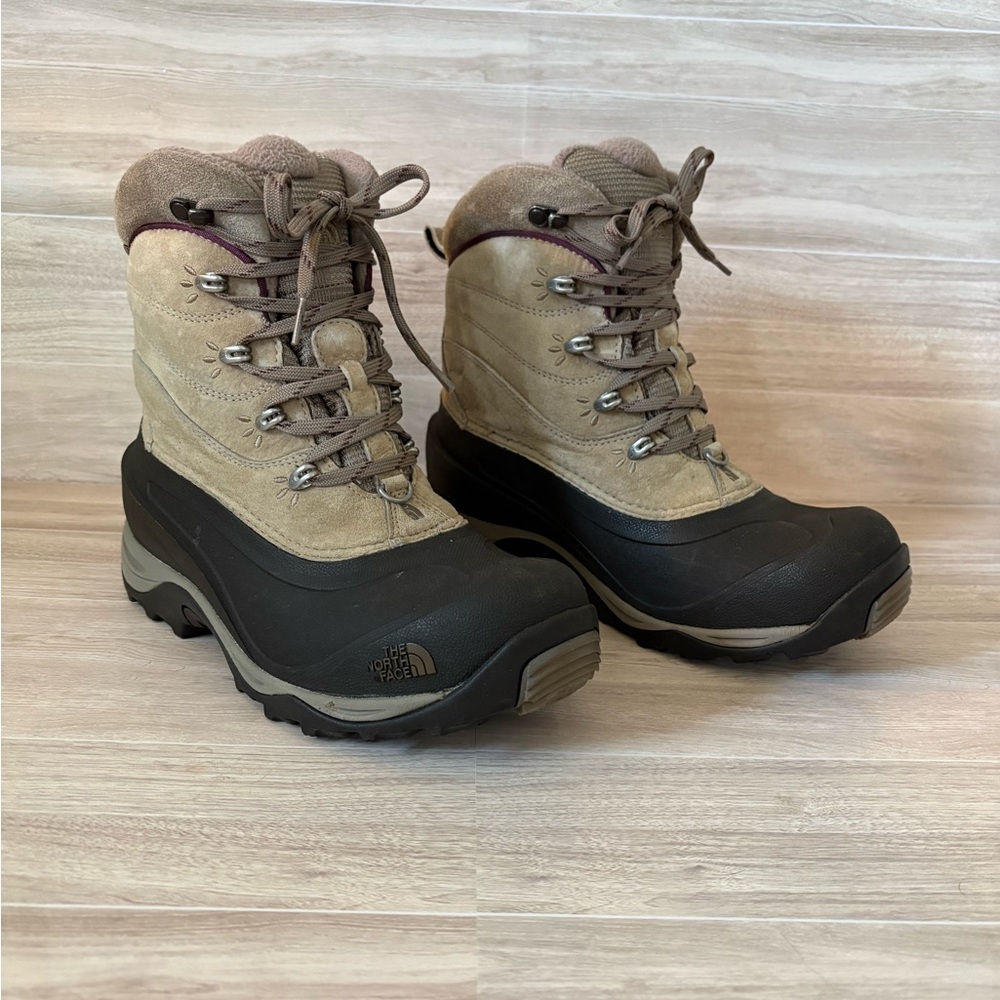 The North Face Chilkat Women’s Snow Boot, Tan/Black, Size 9
